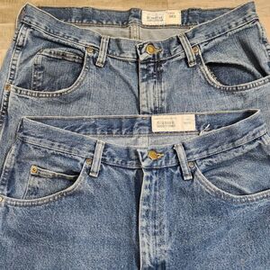 2 Disney World Services Cast Staff Uniform Wrangler Jeans Men’s 34x30 Blue Wash